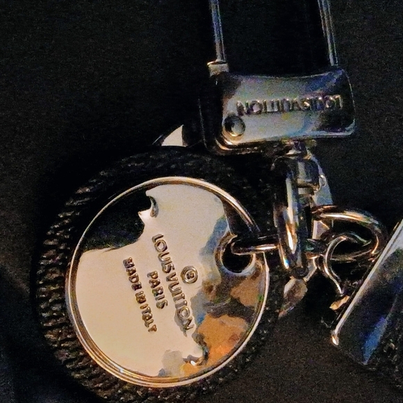 Louis Vuitton Neo Club Key Holder/bsg Charm Monogram Keychain - Picture 3 of 13